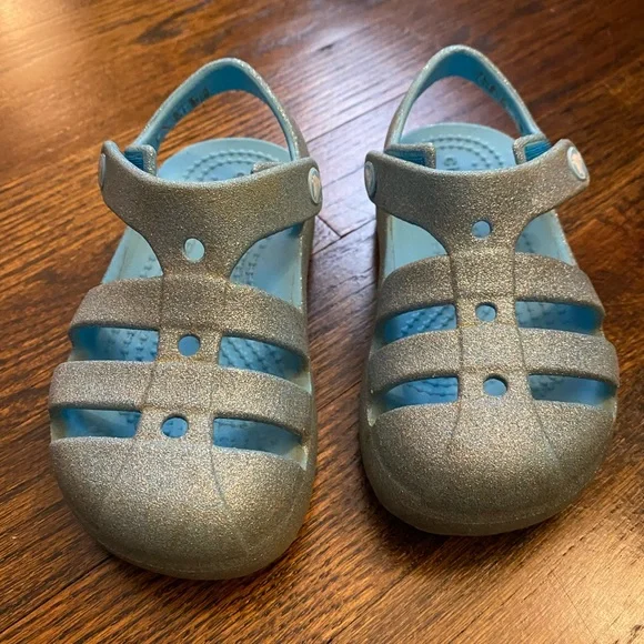 CROCS- Tinted Glass Elsa sparkle kids metallic blue Fisherman closed toe sandals - Picture 3 of 16